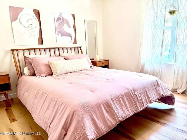 828 Lemon Street, Ocean Springs, MS 39564