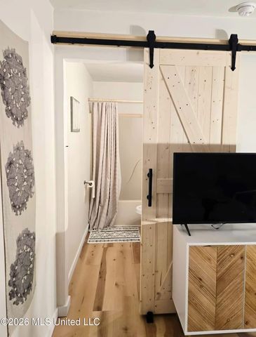 828 Lemon Street, Ocean Springs, MS 39564