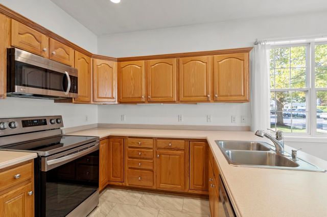 18 Hartland Way 18, Acton, MA 01720
