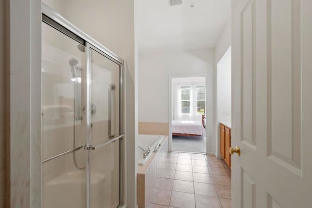 18 Hartland Way 18, Acton, MA 01720