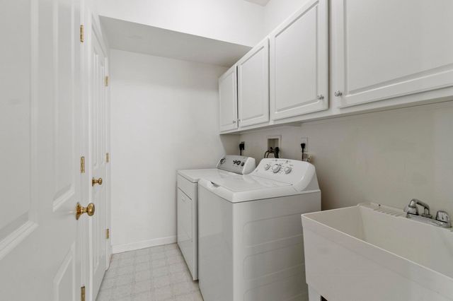 18 Hartland Way 18, Acton, MA 01720