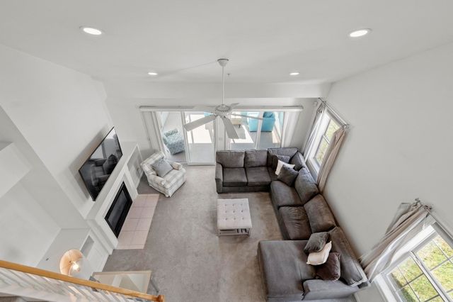18 Hartland Way 18, Acton, MA 01720