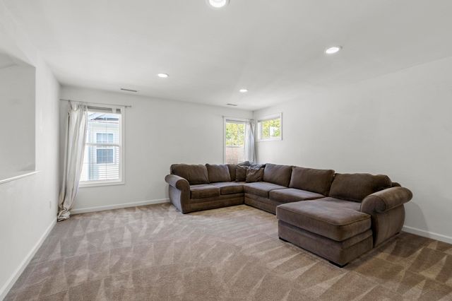 18 Hartland Way 18, Acton, MA 01720