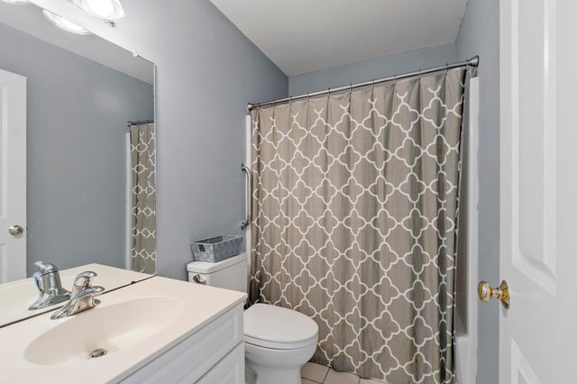 18 Hartland Way 18, Acton, MA 01720