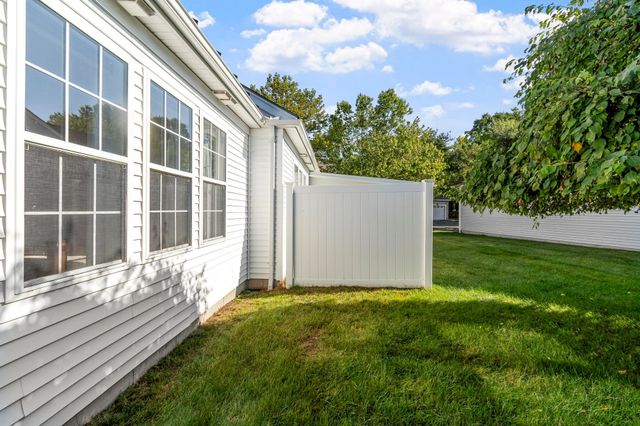 18 Hartland Way 18, Acton, MA 01720