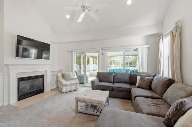 18 Hartland Way 18, Acton, MA 01720