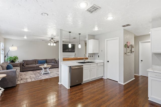 8400 Mild Creek Lane, Denton, TX 76210