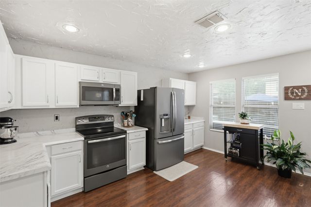 8400 Mild Creek Lane, Denton, TX 76210
