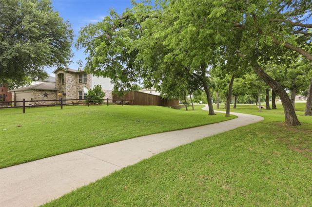8400 Mild Creek Lane, Denton, TX 76210