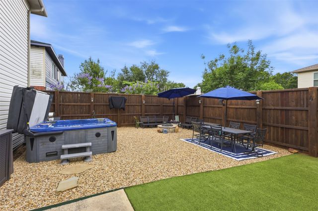 8400 Mild Creek Lane, Denton, TX 76210