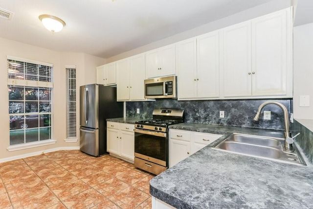 2402 Birch Canyon Court, Fresno, TX 77545