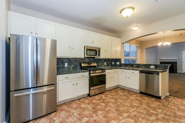 2402 Birch Canyon Court, Fresno, TX 77545