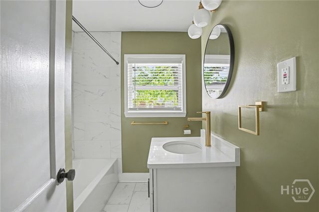 27 E 63rd Street, Savannah, GA 31405