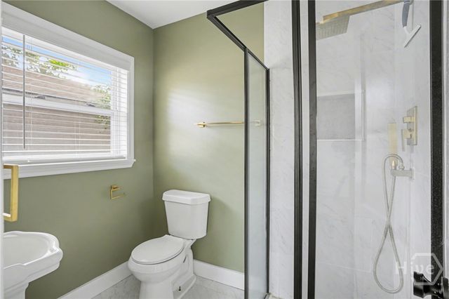 27 E 63rd Street, Savannah, GA 31405