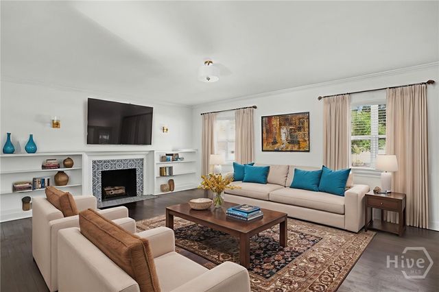 27 E 63rd Street, Savannah, GA 31405