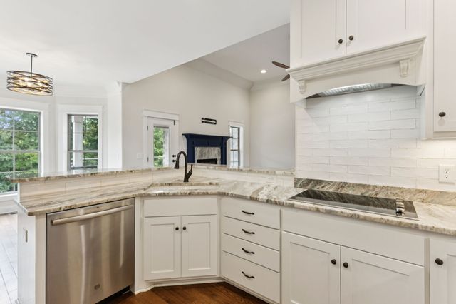 126 Tom Walker Dr, Beechgrove, TN 37018