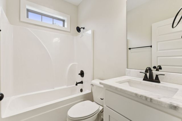 126 Tom Walker Dr, Beechgrove, TN 37018