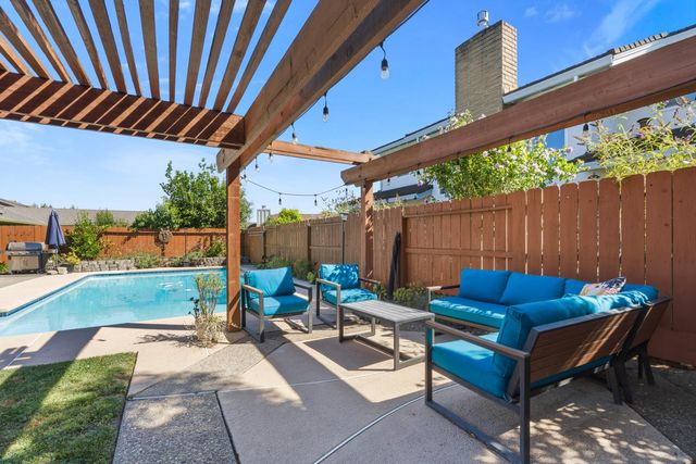 5330 Covey Creek Cir, Stockton, CA 95207