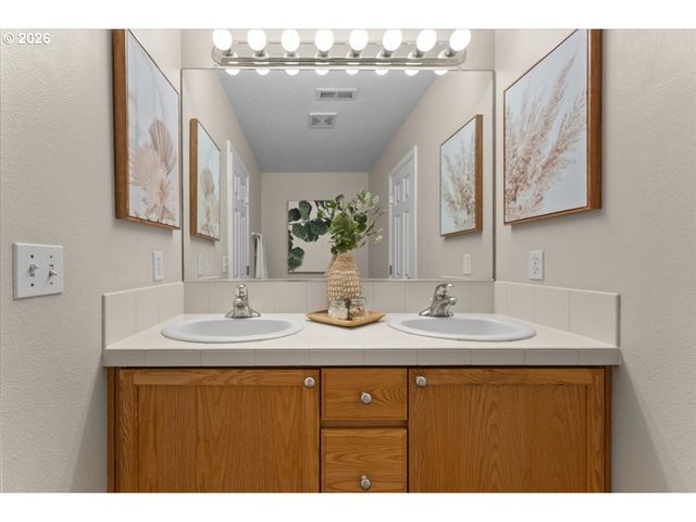 2234 Nw 168TH Pl, Beaverton, OR 97006