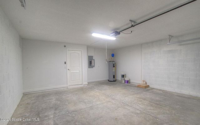 1048 Hunt Street NW, Palm Bay, FL 32907