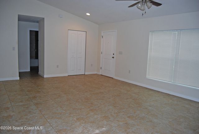 1048 Hunt Street NW, Palm Bay, FL 32907