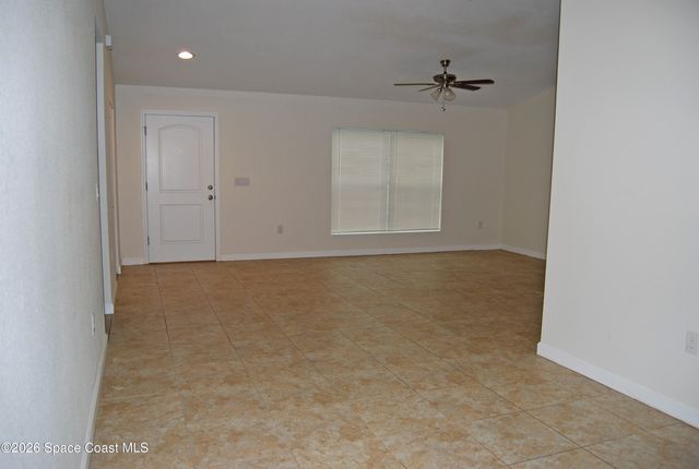 1048 Hunt Street NW, Palm Bay, FL 32907