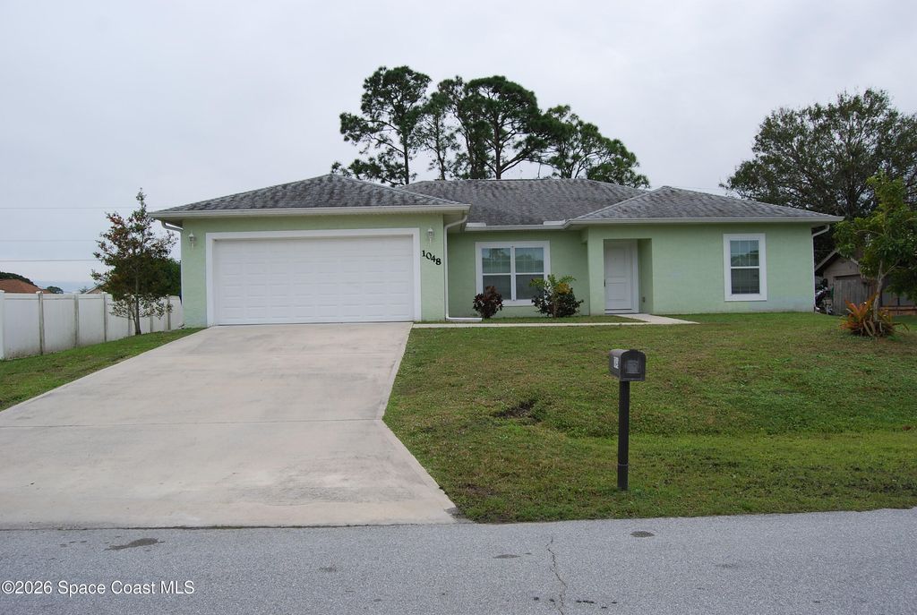 1048 Hunt Street NW, Palm Bay, FL 32907