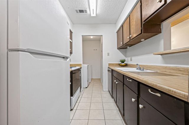 9435 Pagewood Lane, Houston, TX 77063