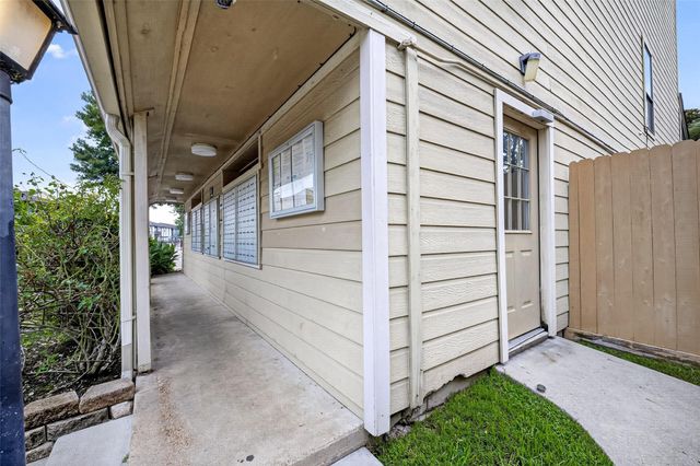 9435 Pagewood Lane, Houston, TX 77063