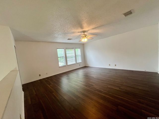 7734 Oakhill Park Dr, San Antonio, TX 78249