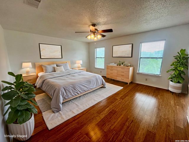 7734 Oakhill Park Dr, San Antonio, TX 78249