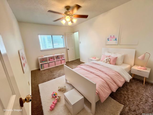 7734 Oakhill Park Dr, San Antonio, TX 78249