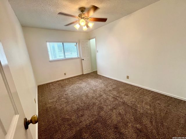 7734 Oakhill Park Dr, San Antonio, TX 78249