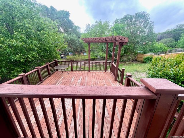 7734 Oakhill Park Dr, San Antonio, TX 78249