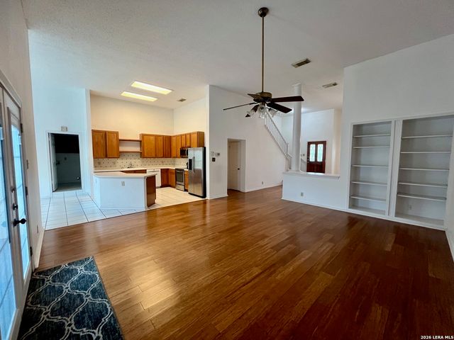 7734 Oakhill Park Dr, San Antonio, TX 78249