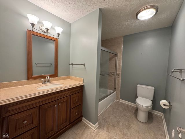 11130 Vineyard Drive, Fishers, IN 46038