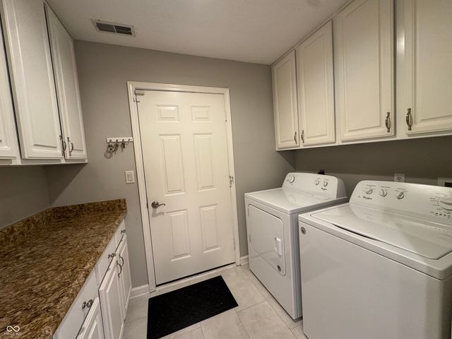 11130 Vineyard Drive, Fishers, IN 46038