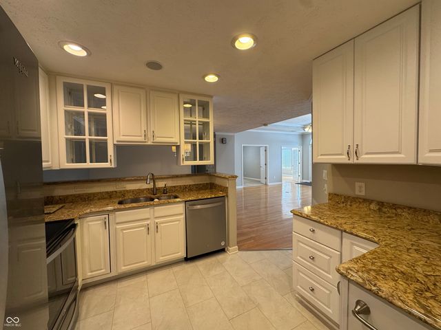 11130 Vineyard Drive, Fishers, IN 46038