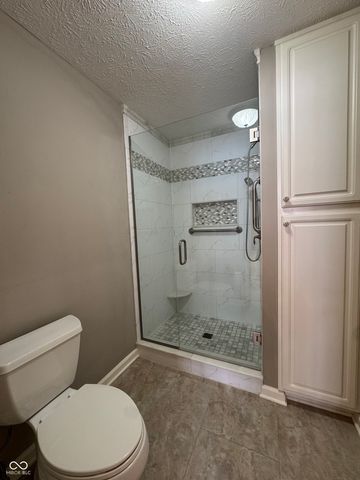 11130 Vineyard Drive, Fishers, IN 46038