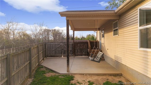 616 Castetter Road, Henryville, IN 47126