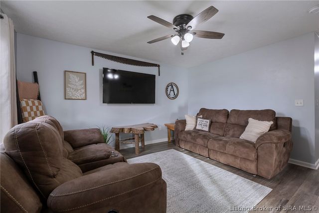 616 Castetter Road, Henryville, IN 47126