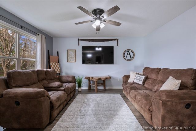 616 Castetter Road, Henryville, IN 47126