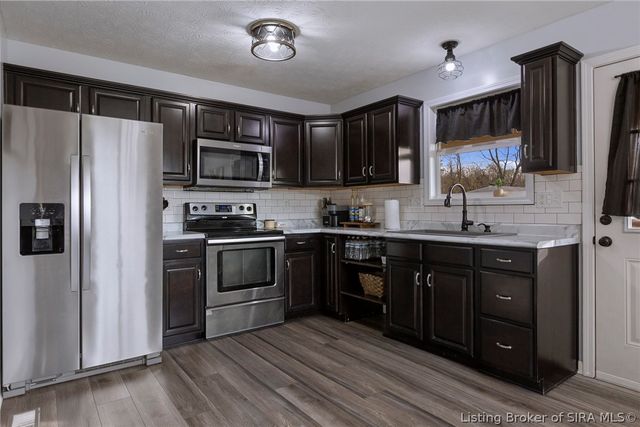 616 Castetter Road, Henryville, IN 47126