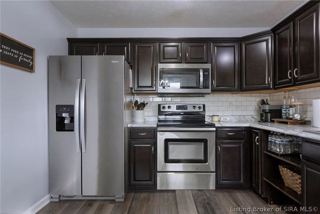 616 Castetter Road, Henryville, IN 47126