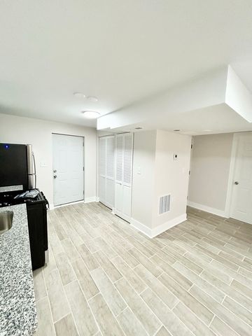 1146 N Lawndale Avenue G, Chicago, IL 60651