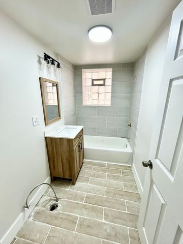 1146 N Lawndale Avenue G, Chicago, IL 60651