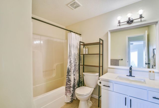 1227 S Horseback Ct, Wichita, KS 67230