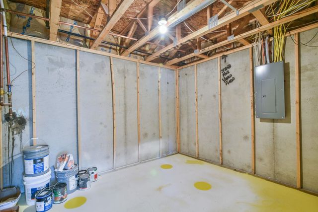 1227 S Horseback Ct, Wichita, KS 67230