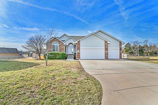1227 S Horseback Ct, Wichita, KS 67230
