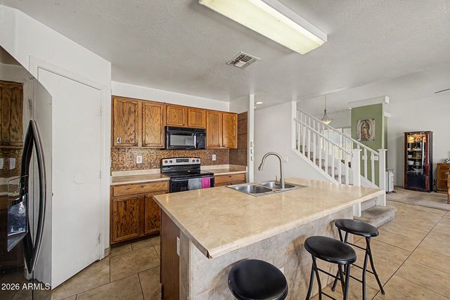 1618 W PECAN Road, Phoenix, AZ 85041